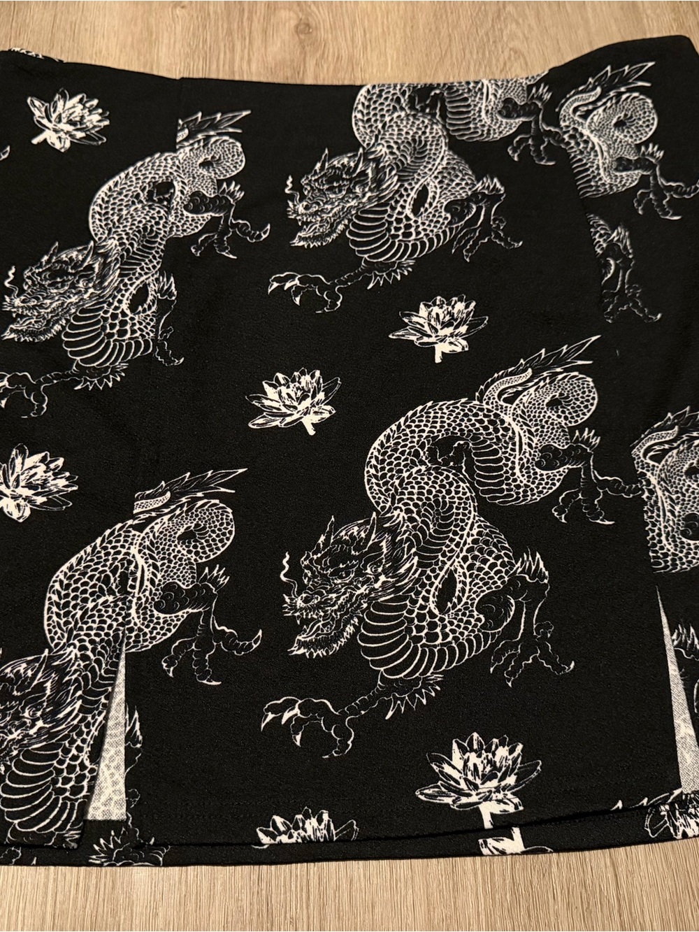 SHEIN Black Dragon Print Women’s Shorts